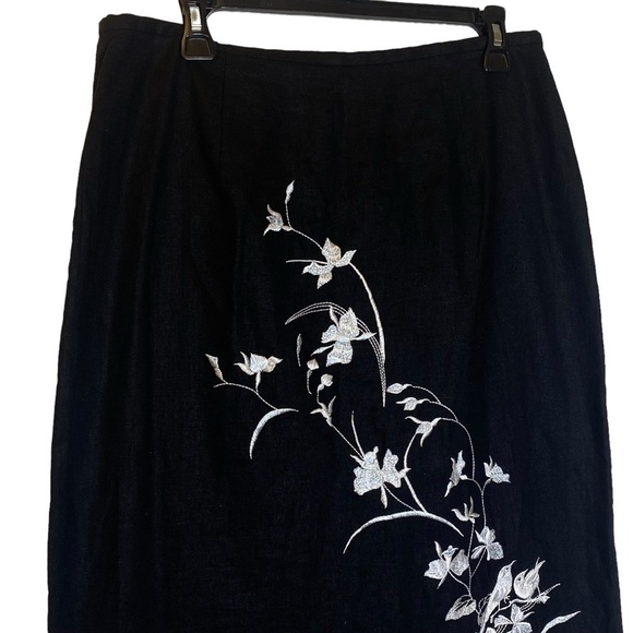 JOHN ROBERTS women's Linen blend Black floral Embroidered tassel skirt size 14P - Picture 3 of 10